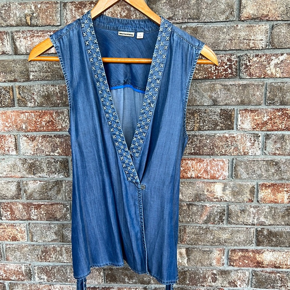 - Anthropologie Holding Horses Lyocell sleeveless wrap top. Medium